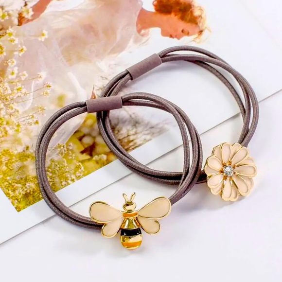 💢New💢2 pcs Bee& Daisy 🐝Woman Girl Hair Tie🥰🌼 - Picture 1 of 3